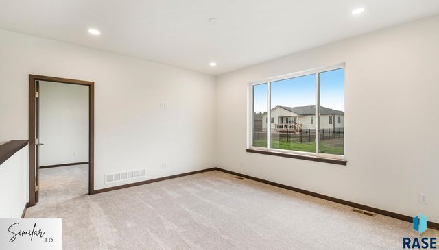 5705 W Cushman St Street, Sioux Falls, SD 57107