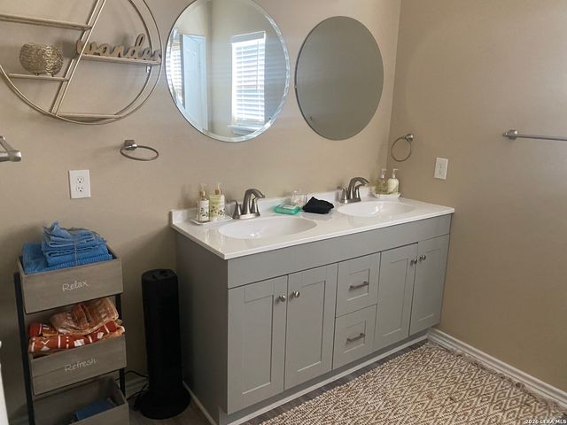 1611 Dawson, San Antonio, TX 78202
