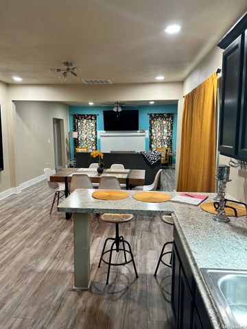 1611 Dawson, San Antonio, TX 78202