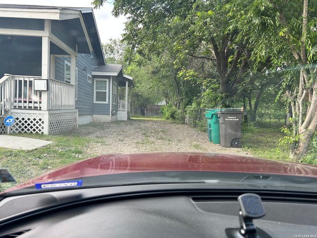 1611 Dawson, San Antonio, TX 78202