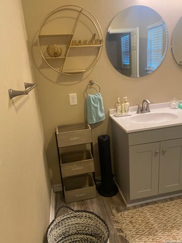 1611 Dawson, San Antonio, TX 78202