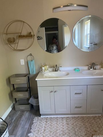 1611 Dawson, San Antonio, TX 78202