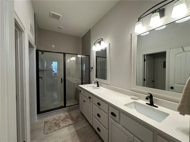 2938 SW Arboridge Drive, Lee's Summit, MO 64082