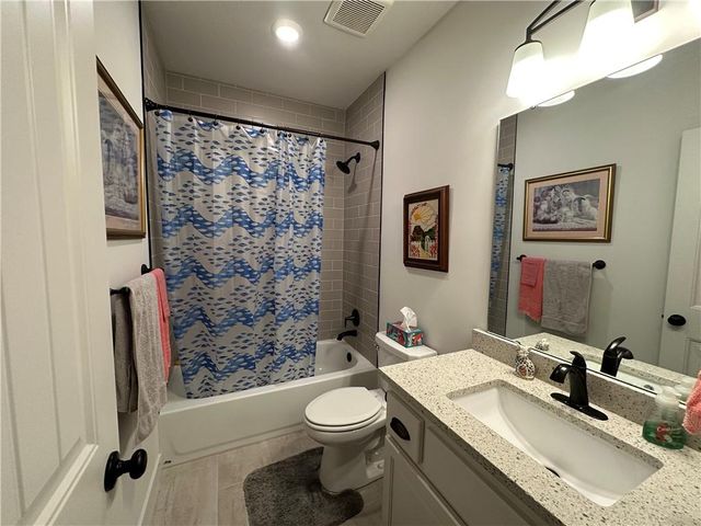 2938 SW Arboridge Drive, Lee's Summit, MO 64082