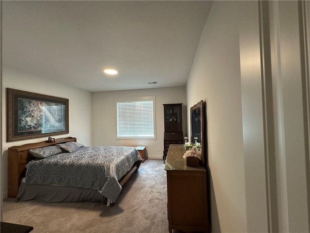 2938 SW Arboridge Drive, Lee's Summit, MO 64082