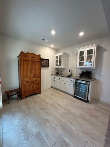 2938 SW Arboridge Drive, Lee's Summit, MO 64082
