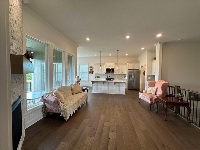 2938 SW Arboridge Drive, Lee's Summit, MO 64082