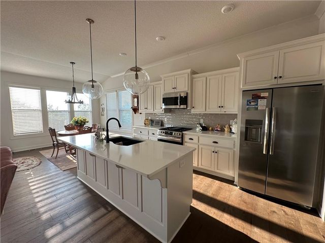 2938 SW Arboridge Drive, Lee's Summit, MO 64082