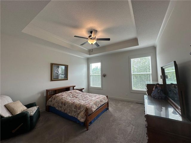 2938 SW Arboridge Drive, Lee's Summit, MO 64082