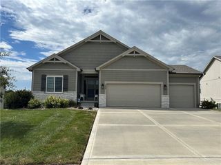 2938 SW Arboridge Drive, Lee's Summit, MO 64082