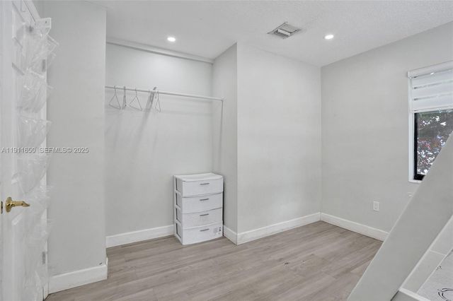 6470 Mcclellan St, Hollywood, FL 33024