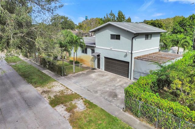 6470 Mcclellan St, Hollywood, FL 33024