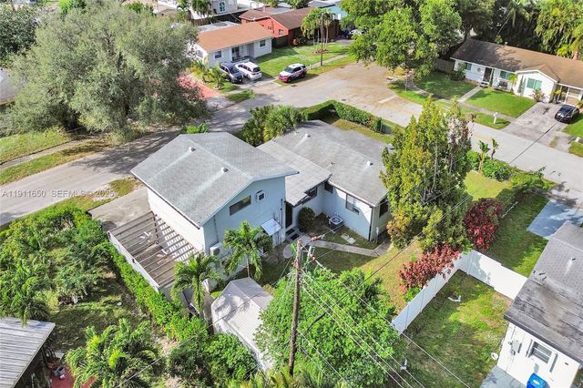 6470 Mcclellan St, Hollywood, FL 33024