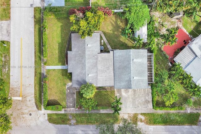 6470 Mcclellan St, Hollywood, FL 33024