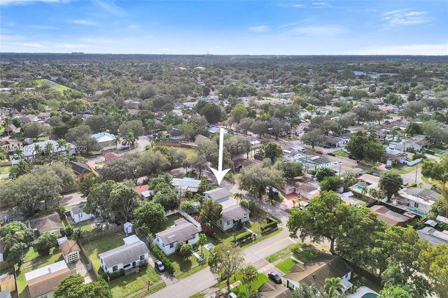 6470 Mcclellan St, Hollywood, FL 33024