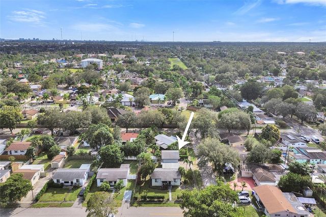 6470 Mcclellan St, Hollywood, FL 33024