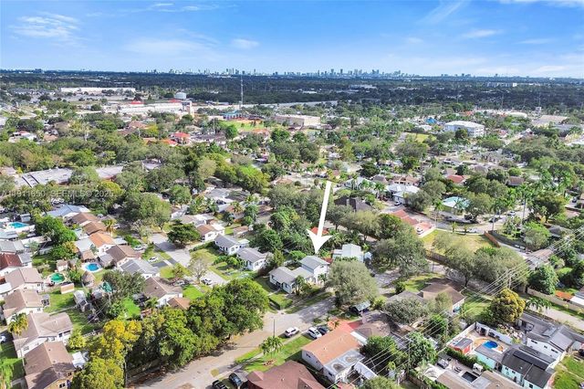 6470 Mcclellan St, Hollywood, FL 33024