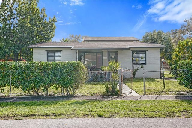 6470 Mcclellan St, Hollywood, FL 33024