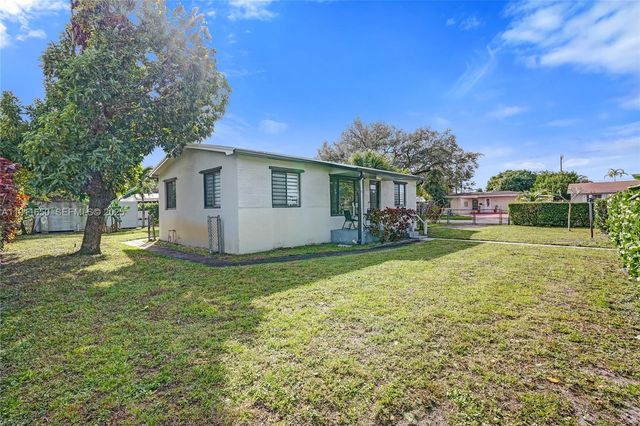 6470 Mcclellan St, Hollywood, FL 33024