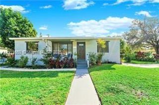 6470 Mcclellan St, Hollywood, FL 33024