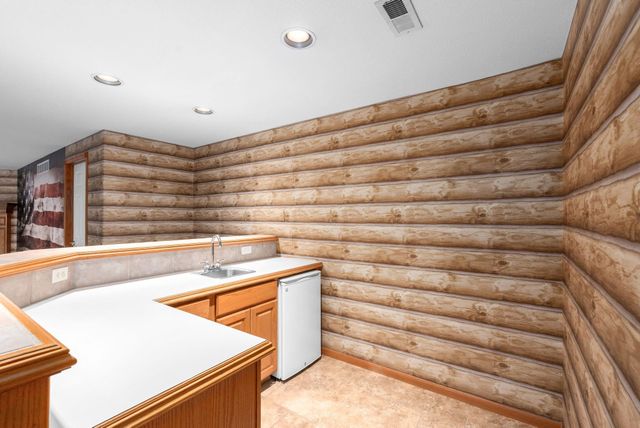 7222 E CEDARIDGE CIRCLE, Wichita, KS 67226