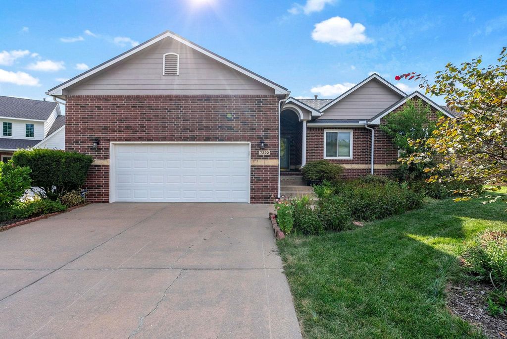 7222 E CEDARIDGE CIRCLE, Wichita, KS 67226