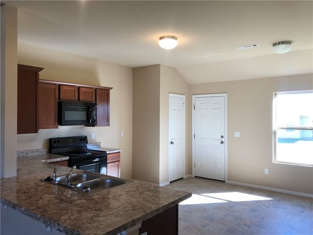 602 W Pittsfield, Siloam Springs, AR 72761