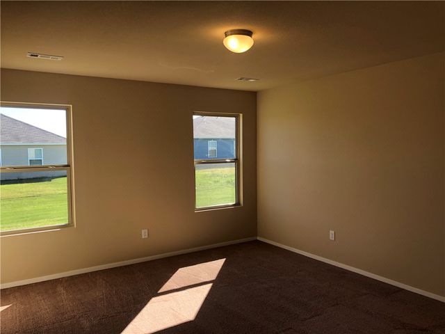 602 W Pittsfield, Siloam Springs, AR 72761