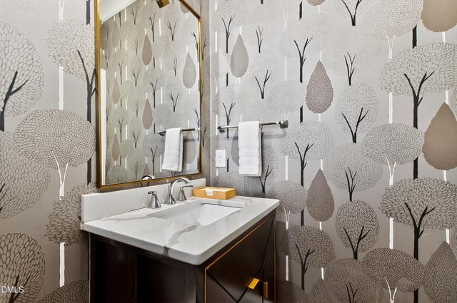 5607 Lambshire Drive, Raleigh, NC 27612