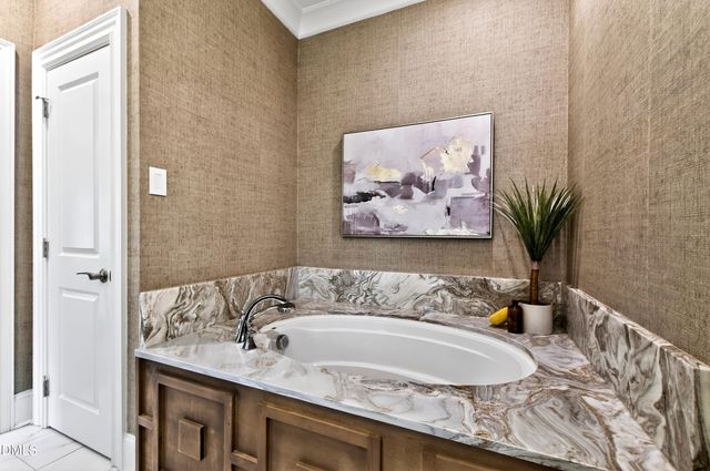 5607 Lambshire Drive, Raleigh, NC 27612