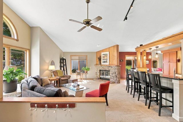 10 Apple Hill Circle, Madison, WI 53717