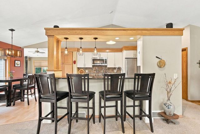 10 Apple Hill Circle, Madison, WI 53717