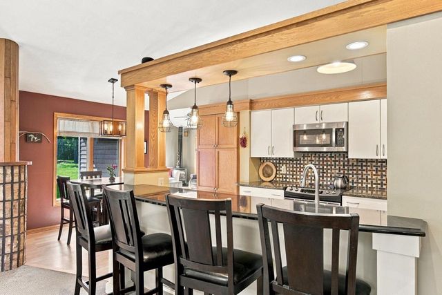 10 Apple Hill Circle, Madison, WI 53717