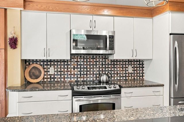 10 Apple Hill Circle, Madison, WI 53717