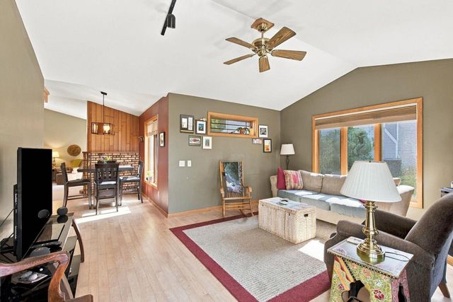 10 Apple Hill Circle, Madison, WI 53717
