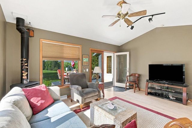 10 Apple Hill Circle, Madison, WI 53717