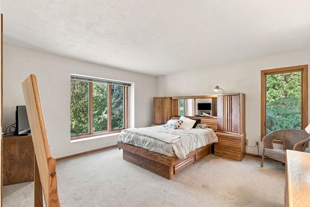 10 Apple Hill Circle, Madison, WI 53717