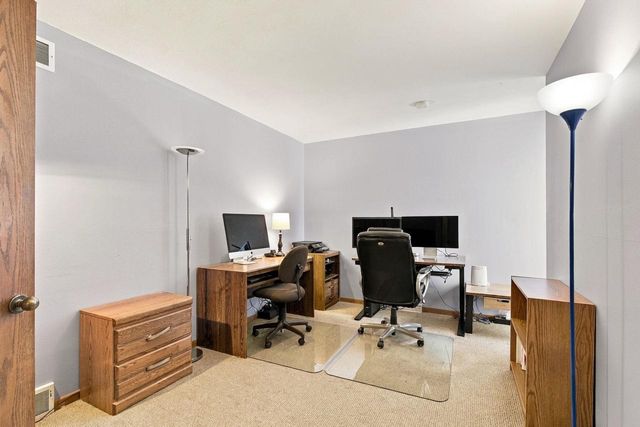 10 Apple Hill Circle, Madison, WI 53717