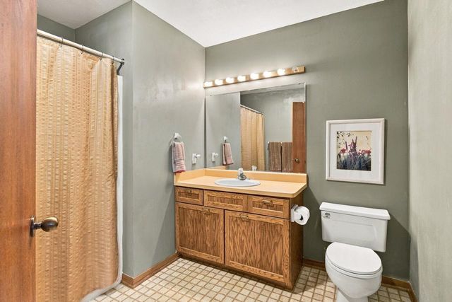 10 Apple Hill Circle, Madison, WI 53717
