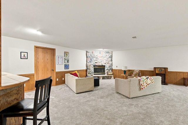 10 Apple Hill Circle, Madison, WI 53717