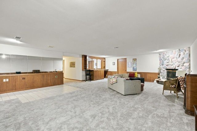 10 Apple Hill Circle, Madison, WI 53717
