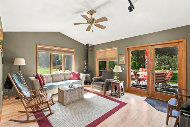 10 Apple Hill Circle, Madison, WI 53717