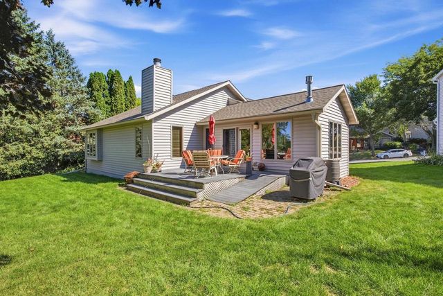 10 Apple Hill Circle, Madison, WI 53717