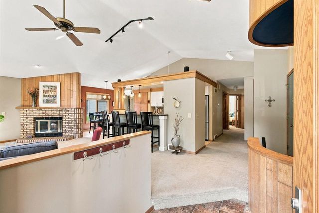 10 Apple Hill Circle, Madison, WI 53717