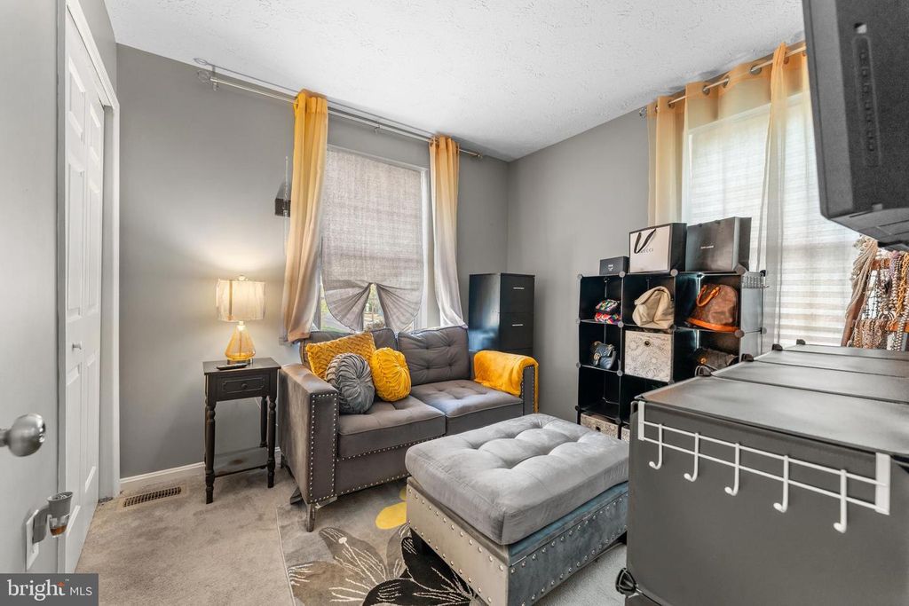 Image 23 of property listing at 6902 CARIBOU CT, Waldorf, MD 20603