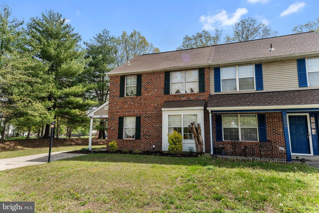 Image 3 of property listing at 6902 CARIBOU CT, Waldorf, MD 20603