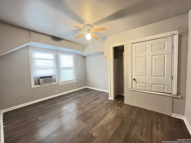 621 S ELMENDORF, San Antonio, TX 78207