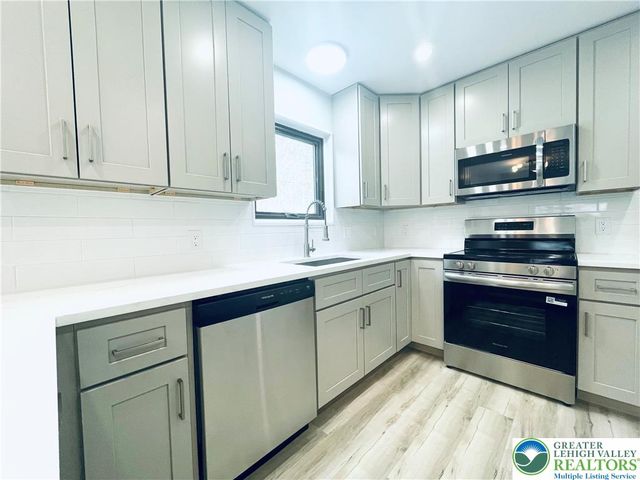 103 Ashley Court, Lehman Twp, PA 18324