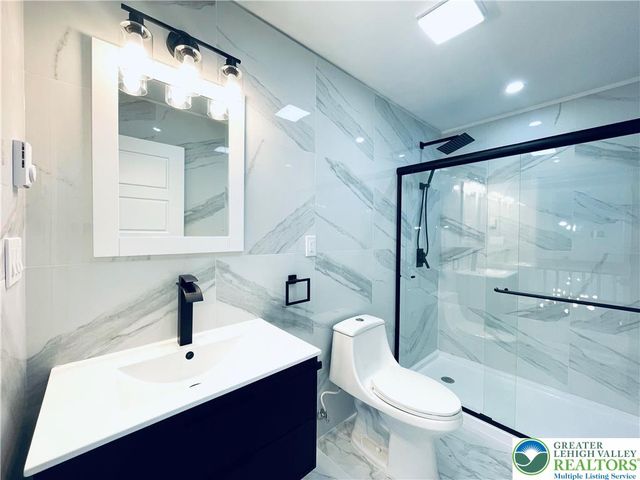 103 Ashley Court, Lehman Twp, PA 18324