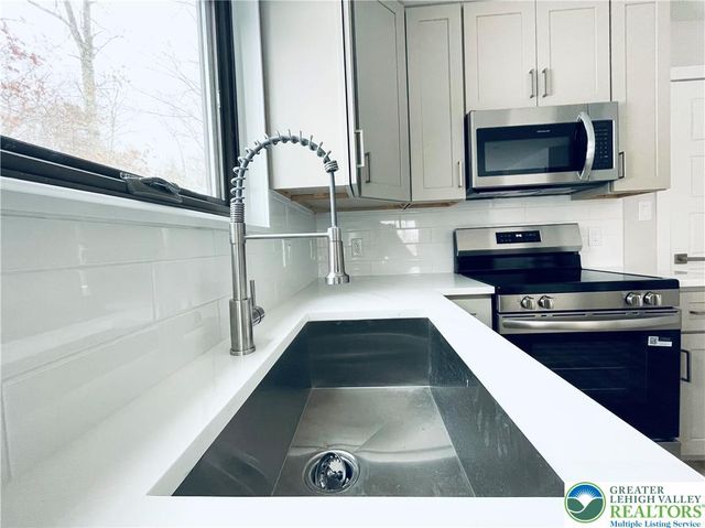 103 Ashley Court, Lehman Twp, PA 18324